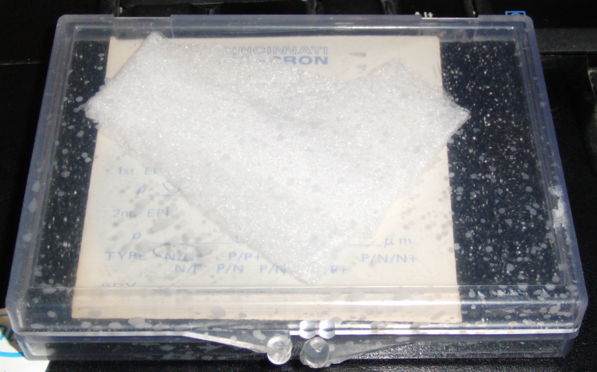 case_top.jpg case_top.jpg